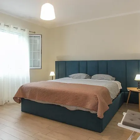 Willa Capelas Blue , Relax & Fun - Up To 14 Guests!