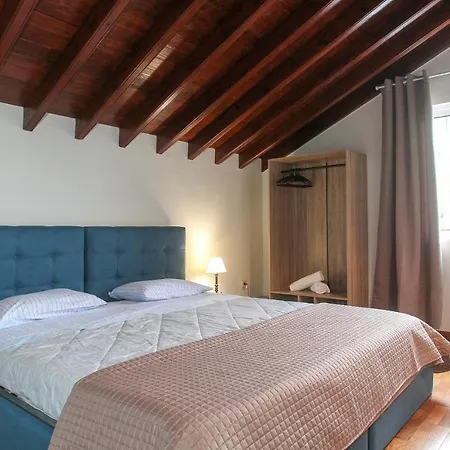 Villa Capelas Blue , Relax & Fun - Up To 14 Guests!